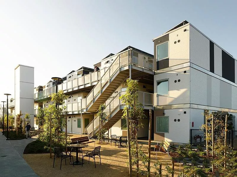 Mitmekorruselised kokkupandavad konteinermajad